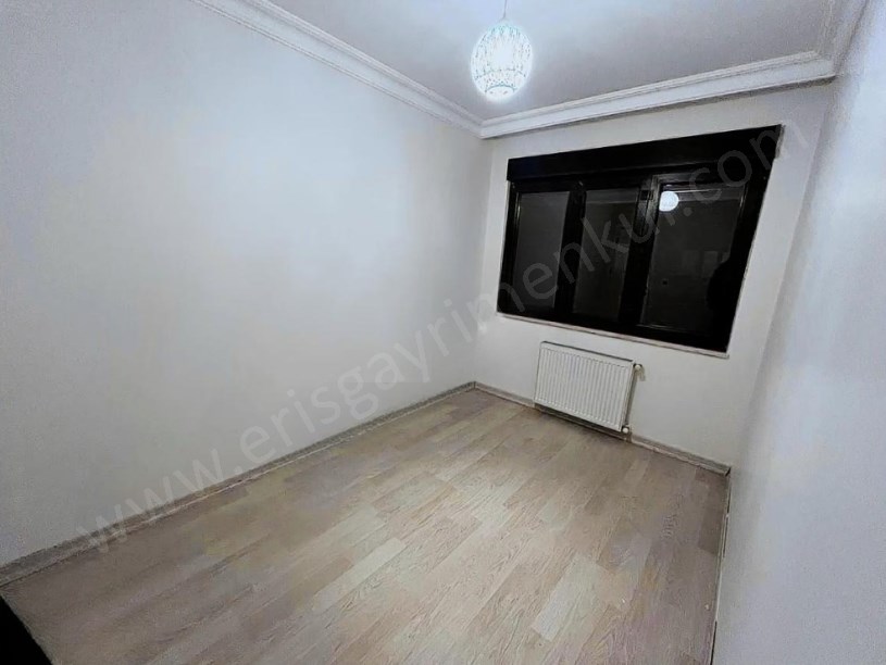 İSTANBUL KADIKÖY  BALKONLU EBEVEYN BANYOLU 95 m2 NET