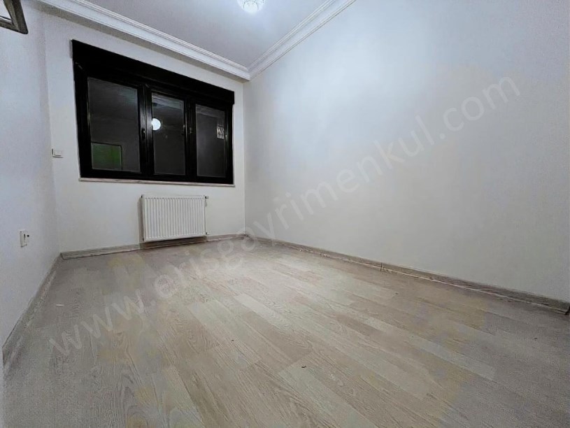 İSTANBUL KADIKÖY  BALKONLU EBEVEYN BANYOLU 95 m2 NET