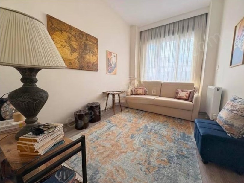 İSTANBUL KADIKÖY Atatürk Caddesinde Genç Binada Kapanmaz Ferahlıkta Satılık 3+1