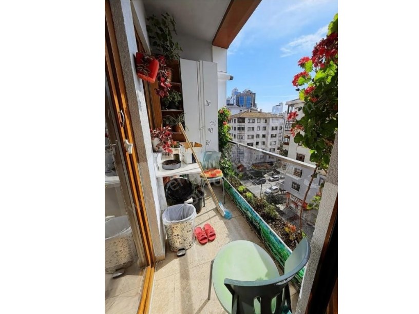 İSTANBUL KADIKÖY Kozyatağı Metro Ya Yakın Yeni Bina da 3+1 Satılık Daire