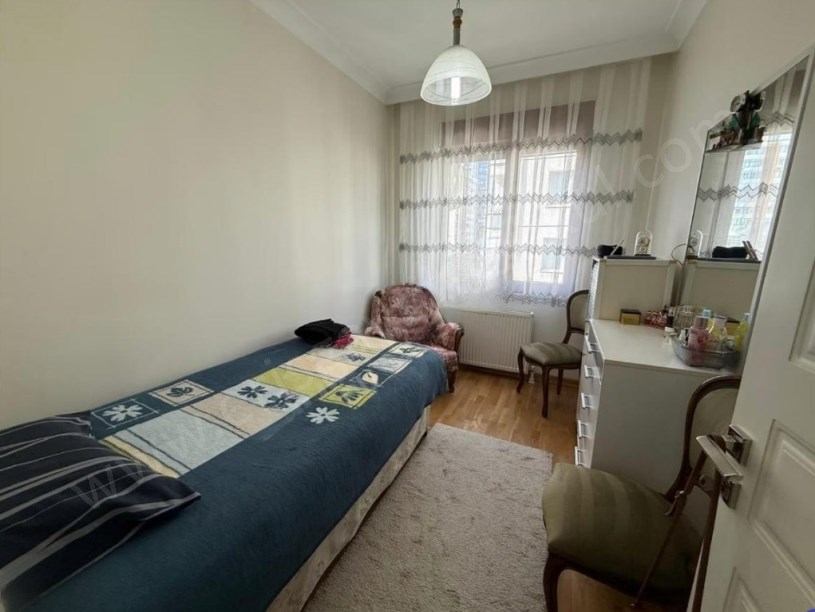 İSTANBUL KADIKÖY Kozyatağı Metro Ya Yakın Yeni Bina da 3+1 Satılık Daire