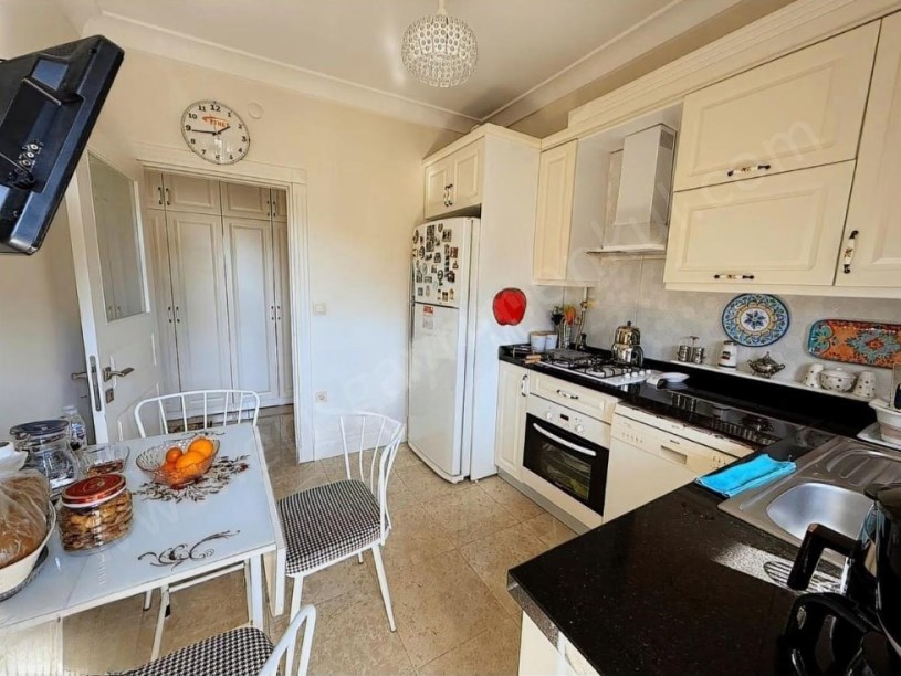 İSTANBUL KADIKÖY Kozyatağı Metro Ya Yakın Yeni Bina da 3+1 Satılık Daire