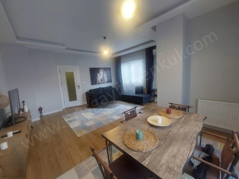 İSTANBUL KADIKÖY SATILIK ERENKÖY MİNİBÜS CADDESİNDE ÇATI DUPLEKSİ 5+1