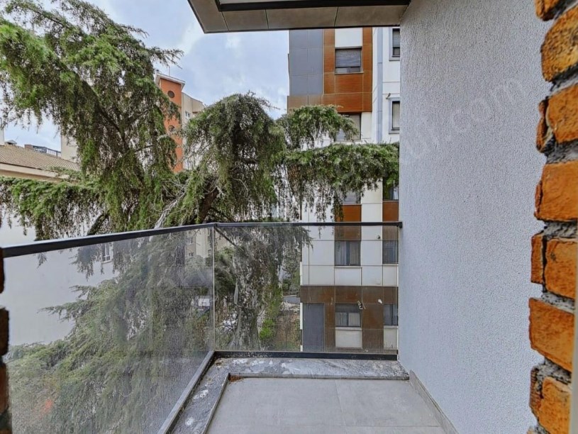 İSTANBUL KADIKÖY SUADİYEDE BAĞDAT CADDESİNE KOMŞU, 2+1 BALKONLU DAİRE