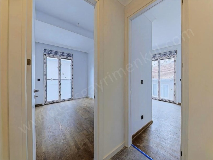 İSTANBUL KADIKÖY SUADİYEDE BAĞDAT CADDESİNE KOMŞU, 2+1 BALKONLU DAİRE