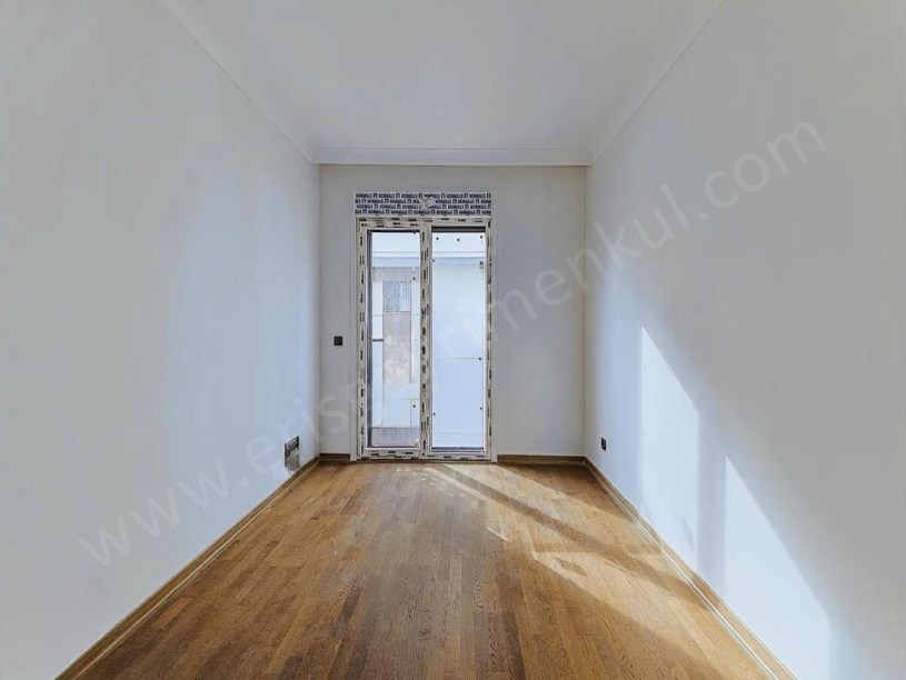 İSTANBUL KADIKÖY SUADİYEDE BAĞDAT CADDESİNE KOMŞU, 2+1 BALKONLU DAİRE