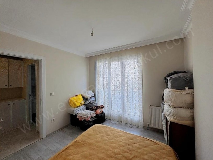 İSTANBUL KADIKÖY GENÇ BİNADA ATATÜRK CADDESİNE YÜRÜME MESAFESİNDE 2+1 SATILIK