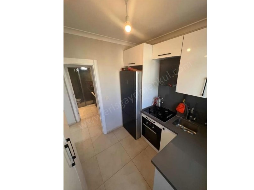 İSTANBUL KADIKÖY DE 5 YILLIK 2+1 70m2 KOMBİLİ BALKONLU ARAKATTA TEMİZ DAİR