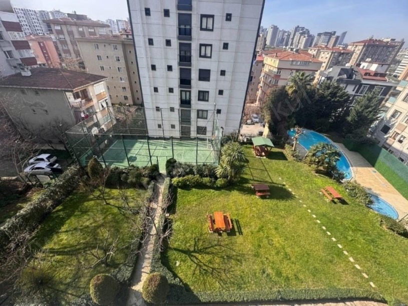 İSTANBUL KADIKÖY SAHRAYICEDİT  3+1 ARA KAT SATILIK DAİRE