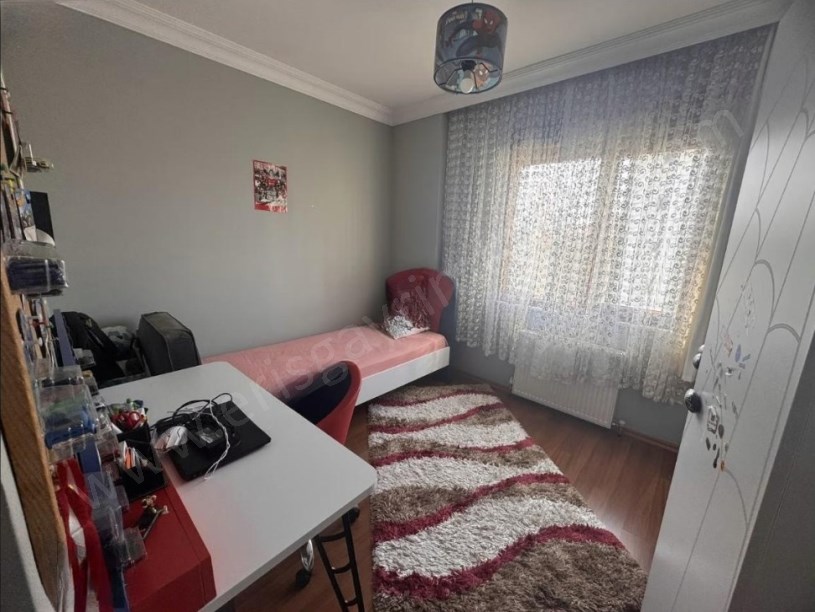 İSTANBUL KADIKÖY SAHRAYICEDİT  3+1 ARA KAT SATILIK DAİRE