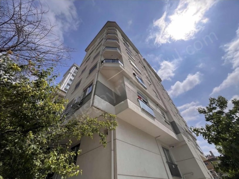 İSTANBUL KADIKÖY BOSTANCI SAHİLE BAĞDAT CADDESİNE ÇOK YAKIN 2+1 SATILIK DAİRE