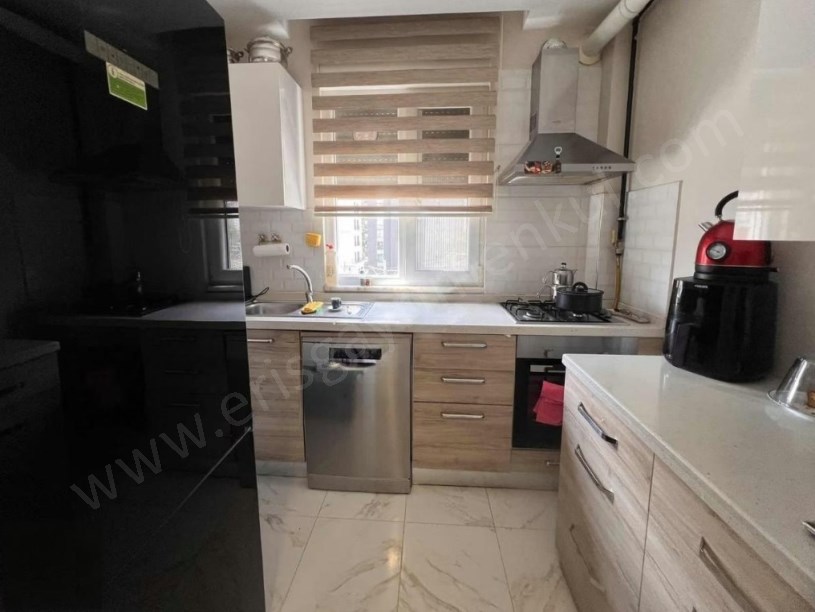 İSTANBUL KADIKÖY BOSTANCI SAHİLE BAĞDAT CADDESİNE ÇOK YAKIN 2+1 SATILIK DAİRE