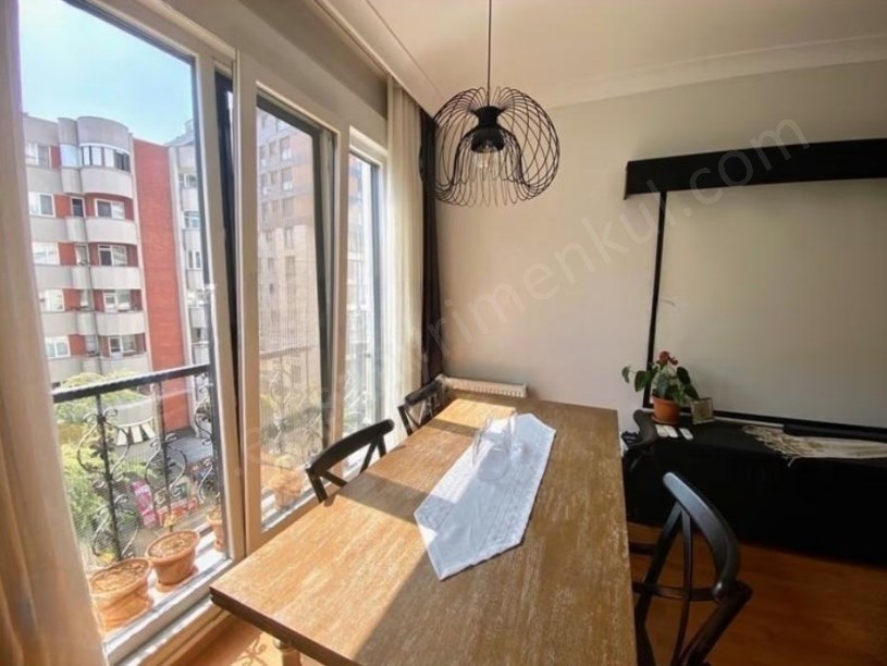 İSTANBUL Kadıköy Kaptan Arifte Metro Yakını, Masrafsız ve Ferah 2+1 90m2