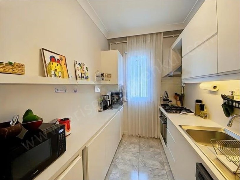 İSTANBUL Kadıköy Kaptan Arifte Metro Yakını, Masrafsız ve Ferah 2+1 90m2