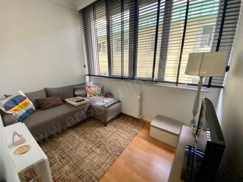 İSTANBUL Kadıköy Kaptan Arifte Metro Yakını, Masrafsız ve Ferah 2+1 90m2