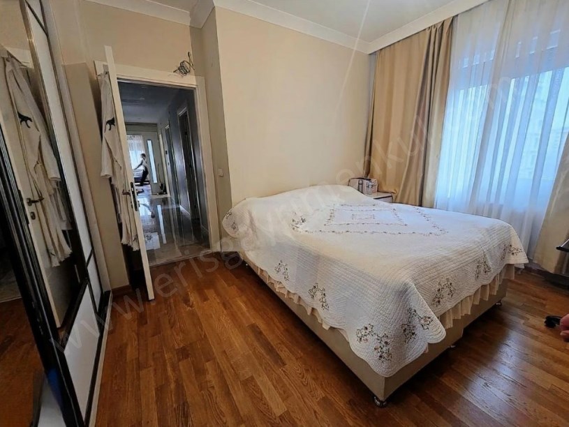 İSTANBUL KADIKÖY Göztepede 130M2 3+1 Balkonlu Ferah Satılık Daire