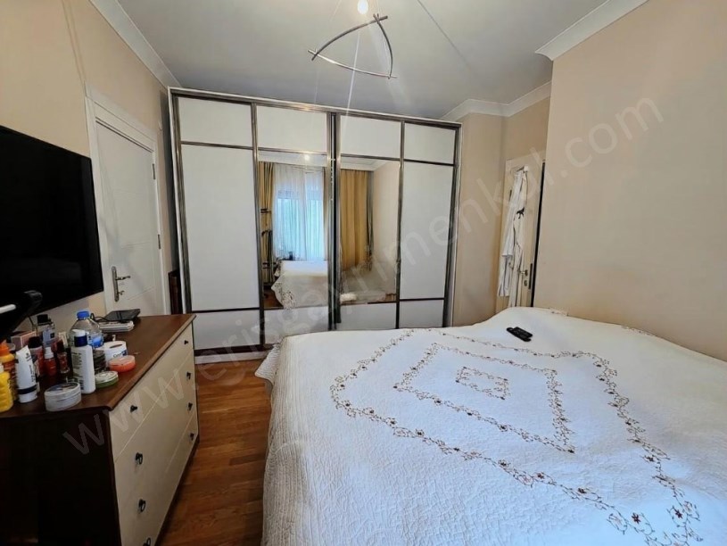 İSTANBUL KADIKÖY Göztepede 130M2 3+1 Balkonlu Ferah Satılık Daire