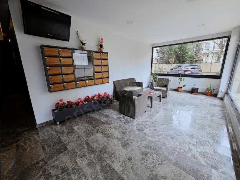 İSTANBUL KADIKÖY Göztepede 130M2 3+1 Balkonlu Ferah Satılık Daire