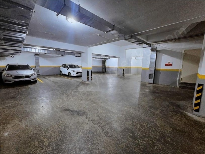 İSTANBUL KADIKÖY Göztepede 130M2 3+1 Balkonlu Ferah Satılık Daire