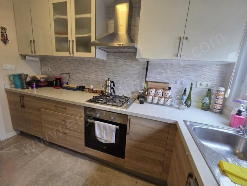 İSTANBUL KADIKÖY Göztepede 130M2 3+1 Balkonlu Ferah Satılık Daire