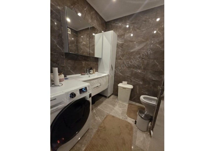 İSTANBUL KADIKÖY Göztepede 130M2 3+1 Balkonlu Ferah Satılık Daire