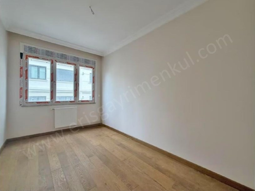  İSTANBUL KADIKÖY  BAĞDAT CD. YAKIN ÇİFT BALKONLU EBEVEYNLİ 108M2 3+1