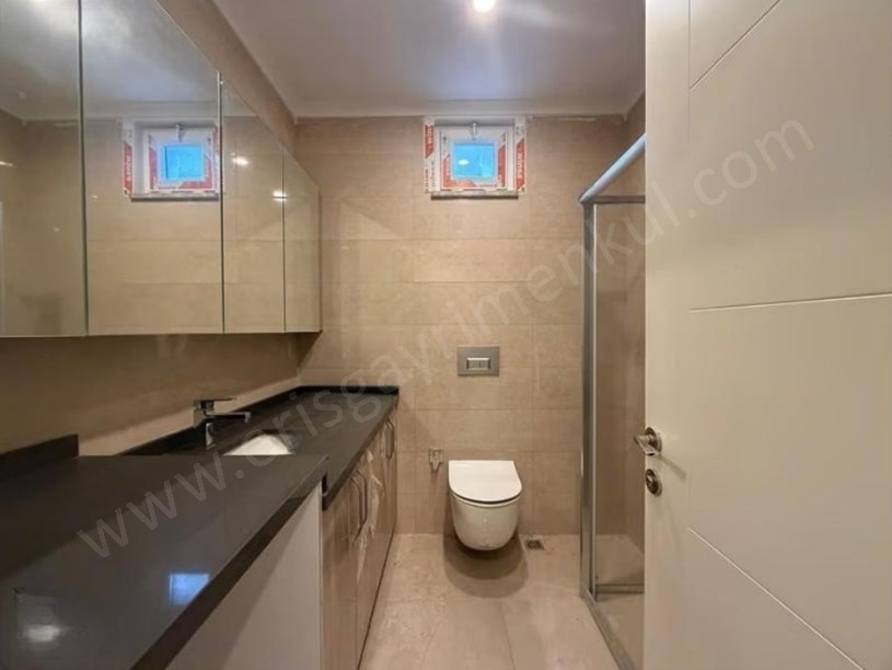  İSTANBUL KADIKÖY  BAĞDAT CD. YAKIN ÇİFT BALKONLU EBEVEYNLİ 108M2 3+1