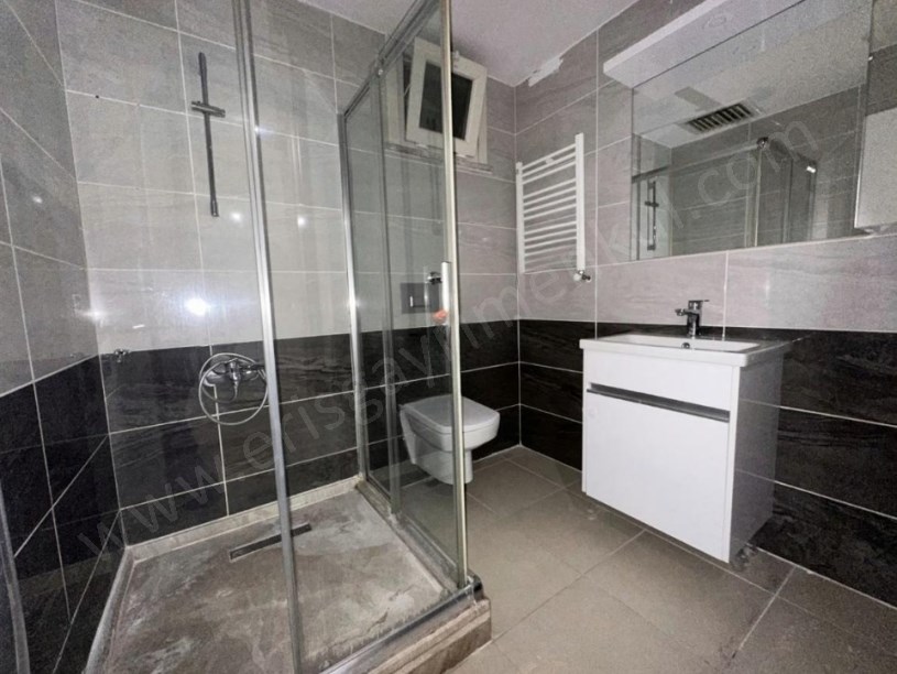 İSTANBUL KADIKÖY SATILIK ERENKÖYDE 3+1 140m2 İSKANLI GENİŞ