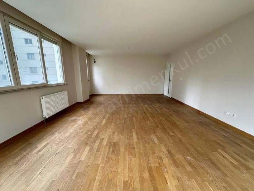 İSTANBUL KADIKÖY SATILIK ERENKÖYDE 3+1 140m2 İSKANLI GENİŞ