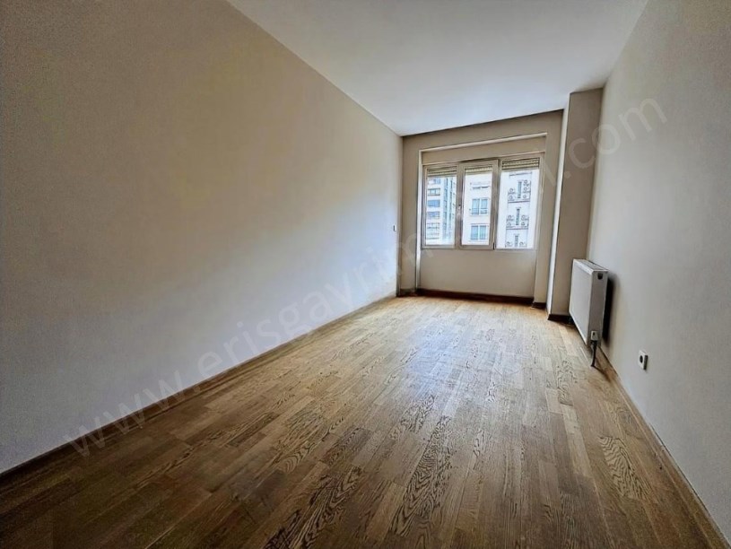 İSTANBUL KADIKÖY SATILIK ERENKÖYDE 3+1 140m2 İSKANLI GENİŞ