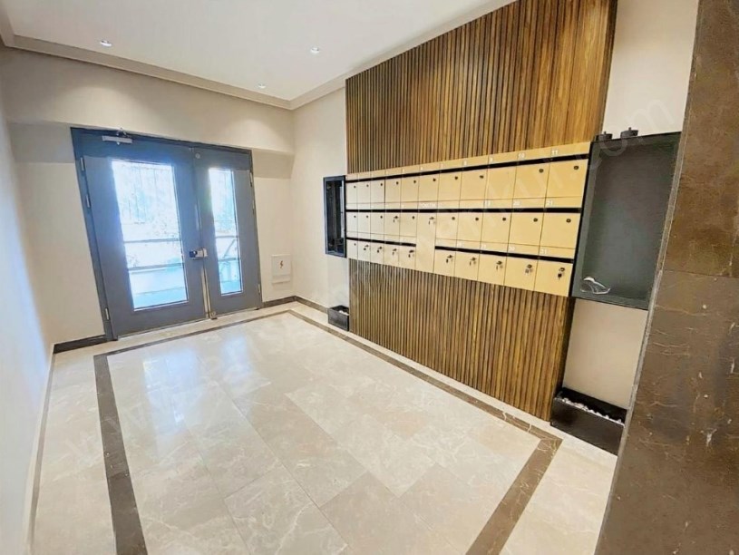 İSTANBUL KADIKÖY  yeni binada Ayşekadın m. caddesinde 130m2 3+1