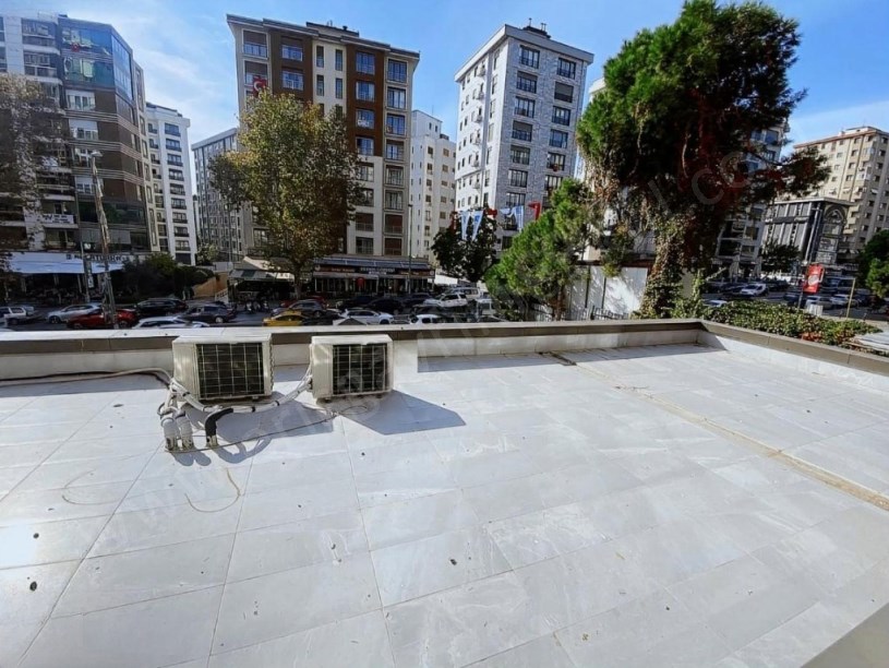 İSTANBUL KADIKÖY  yeni binada Ayşekadın m. caddesinde 130m2 3+1