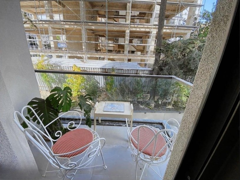 İSTANBUL KADIKÖY  yeni binada Ayşekadın m. caddesinde 130m2 3+1