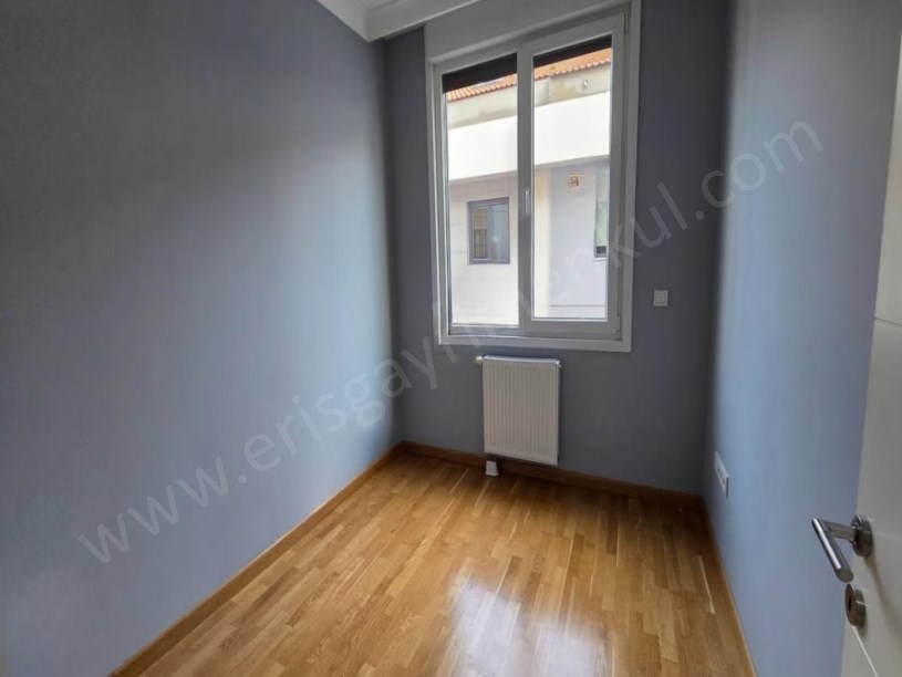 İSTANBUL KADIKÖY Erenköy  , Satılık Balkonlu 3+1 Daire