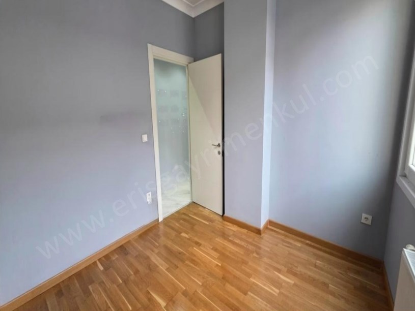 İSTANBUL KADIKÖY Erenköy  , Satılık Balkonlu 3+1 Daire