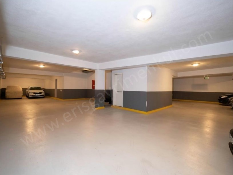 İSTANBUL KADIKÖY Erenköy  , Satılık Balkonlu 3+1 Daire