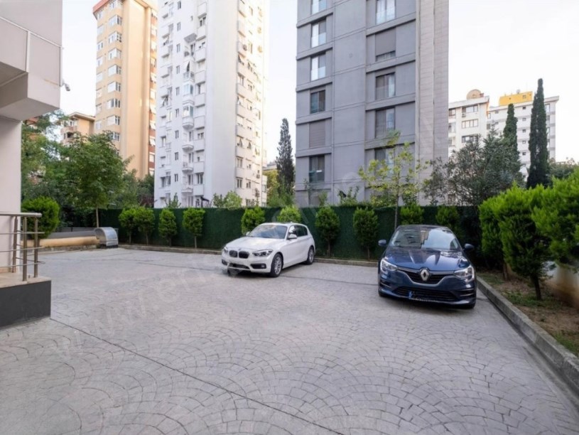 İSTANBUL KADIKÖY Erenköy  , Satılık Balkonlu 3+1 Daire