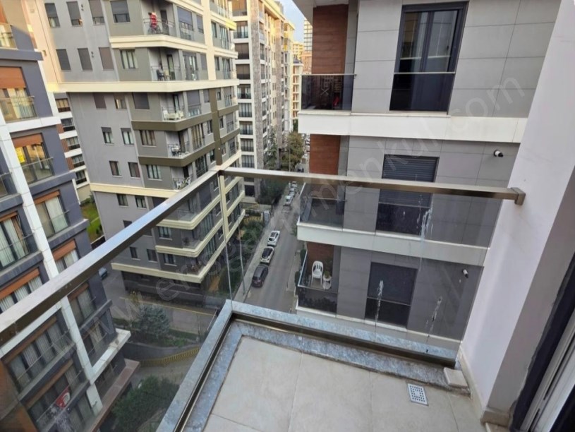 İSTANBUL KADIKÖY Erenköy  , Satılık Balkonlu 3+1 Daire