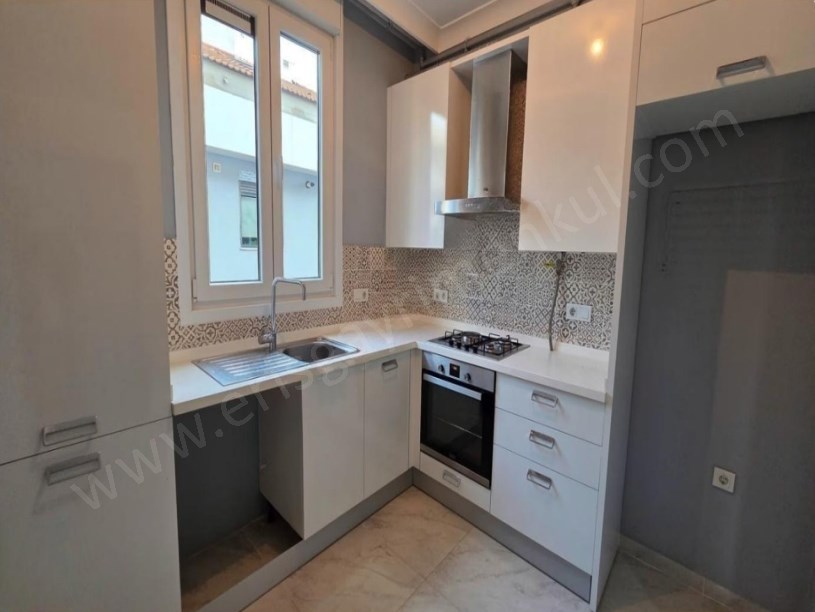 İSTANBUL KADIKÖY Erenköy  , Satılık Balkonlu 3+1 Daire