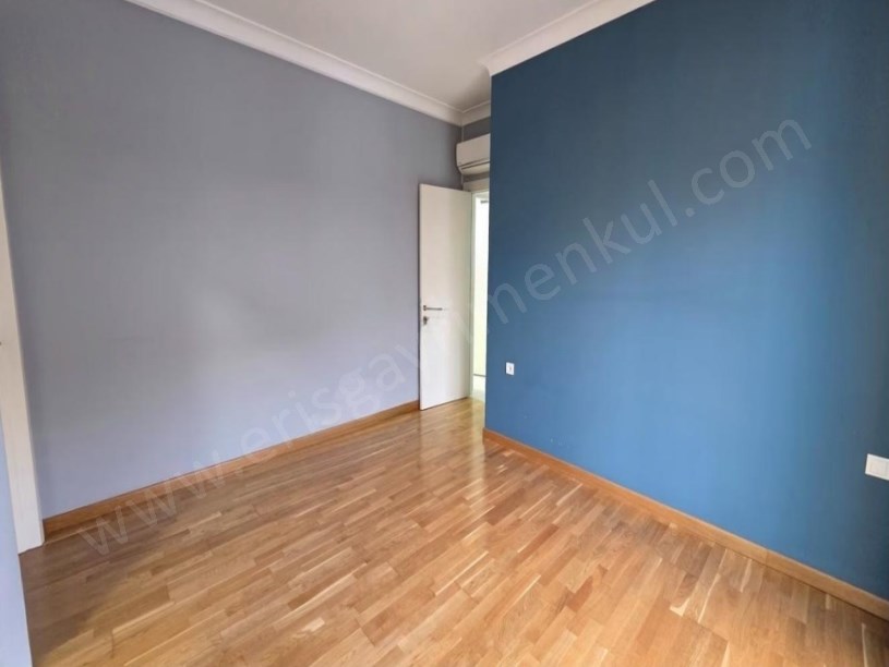 İSTANBUL KADIKÖY Erenköy  , Satılık Balkonlu 3+1 Daire