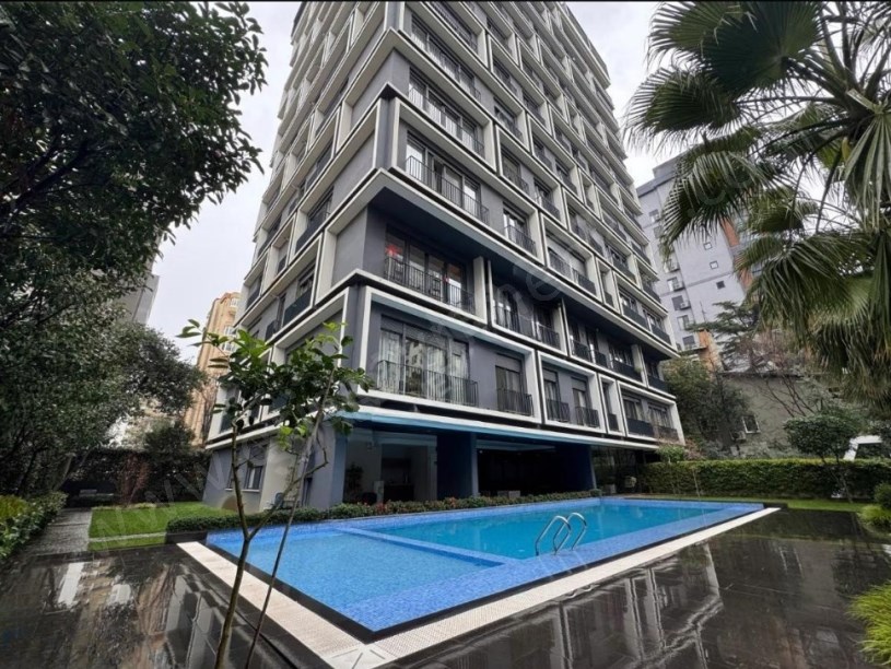 İSTANBUL KADIKÖY ERENKÖY DE 724 GÜVENLİKLİ HAVUZLU 70M² NET 2+1