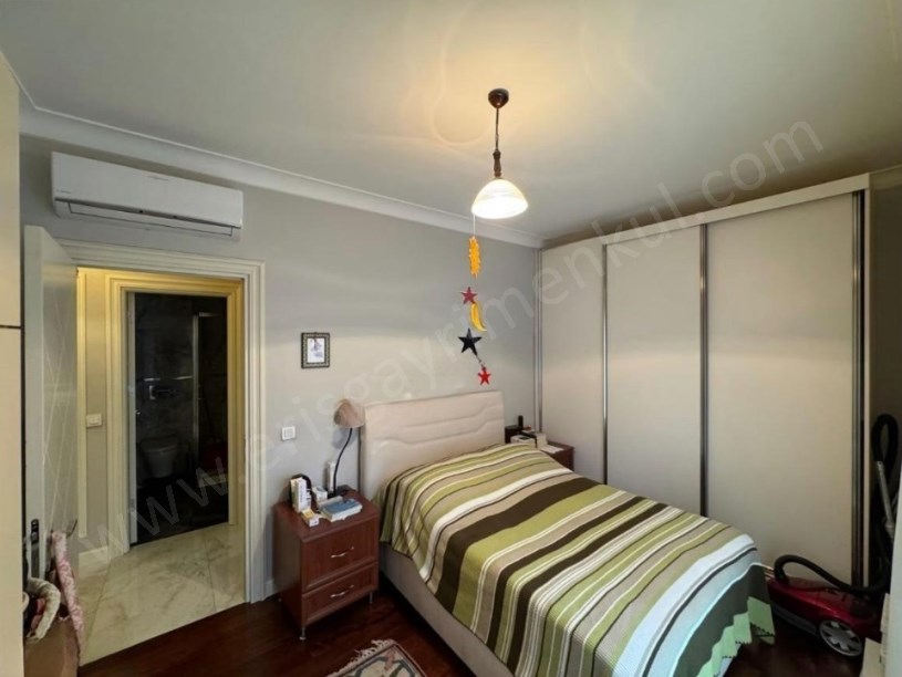 İSTANBUL KADIKÖY ERENKÖY DE 724 GÜVENLİKLİ HAVUZLU 70M² NET 2+1