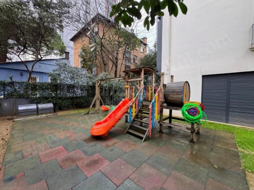 İSTANBUL KADIKÖY ERENKÖY DE 724 GÜVENLİKLİ HAVUZLU 70M² NET 2+1