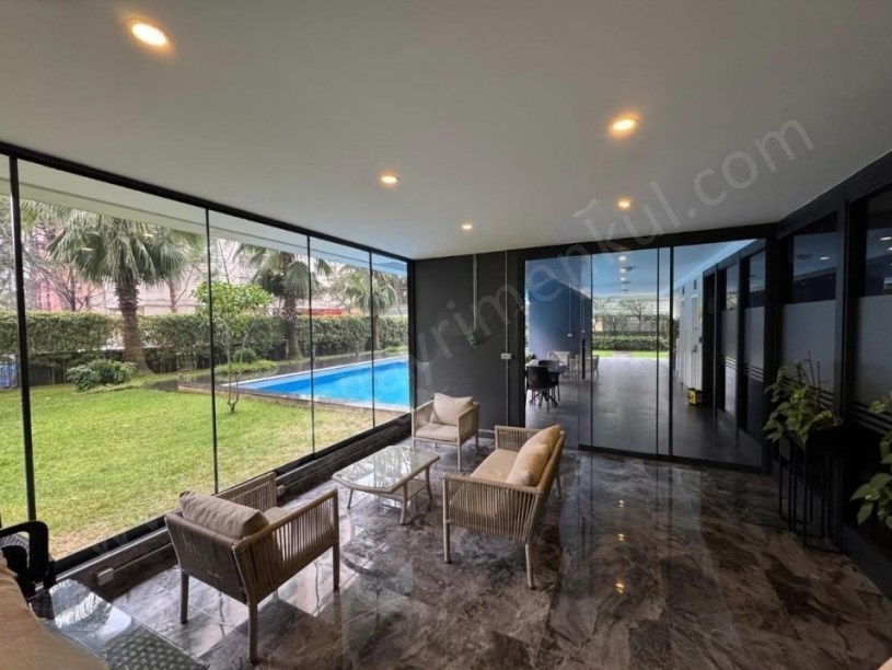 İSTANBUL KADIKÖY ERENKÖY DE 724 GÜVENLİKLİ HAVUZLU 70M² NET 2+1