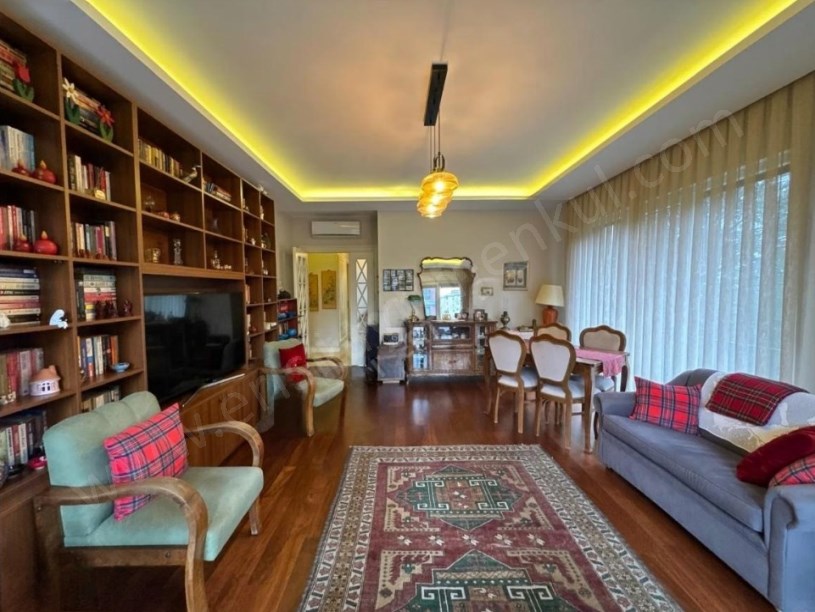 İSTANBUL KADIKÖY ERENKÖY DE 724 GÜVENLİKLİ HAVUZLU 70M² NET 2+1