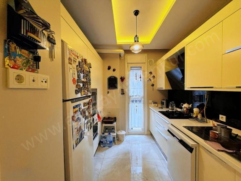 İSTANBUL KADIKÖY ERENKÖY DE 724 GÜVENLİKLİ HAVUZLU 70M² NET 2+1