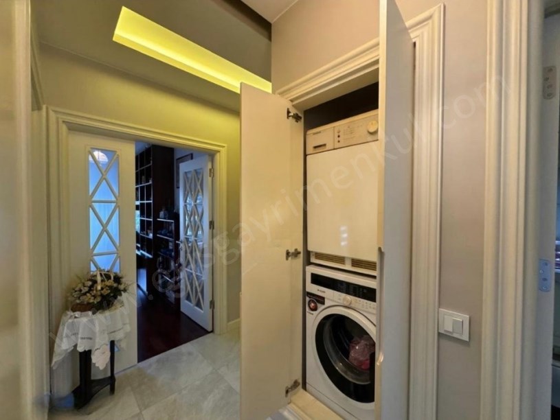 İSTANBUL KADIKÖY ERENKÖY DE 724 GÜVENLİKLİ HAVUZLU 70M² NET 2+1