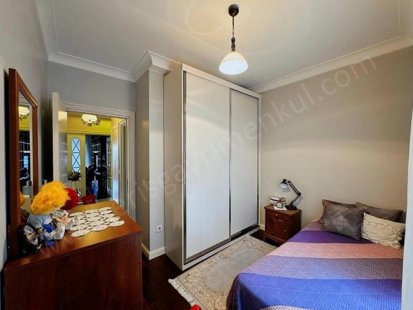 İSTANBUL KADIKÖY ERENKÖY DE 724 GÜVENLİKLİ HAVUZLU 70M² NET 2+1