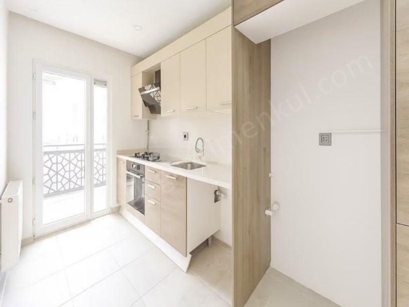 İSTANBUL KADIKÖY SAHRAYICEDİD,YENİ BİNADA 219 M2 4+1 (4 BANYO) SATILIK LÜKS DAİRE