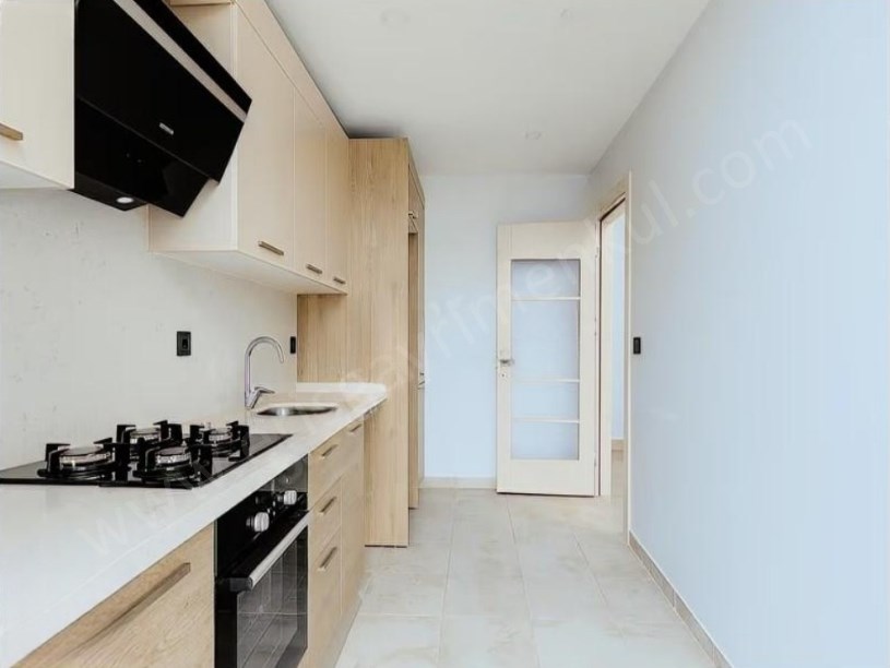 İSTANBUL KADIKÖY SAHRAYICEDİD,YENİ BİNADA 219 M2 4+1 (4 BANYO) SATILIK LÜKS DAİRE
